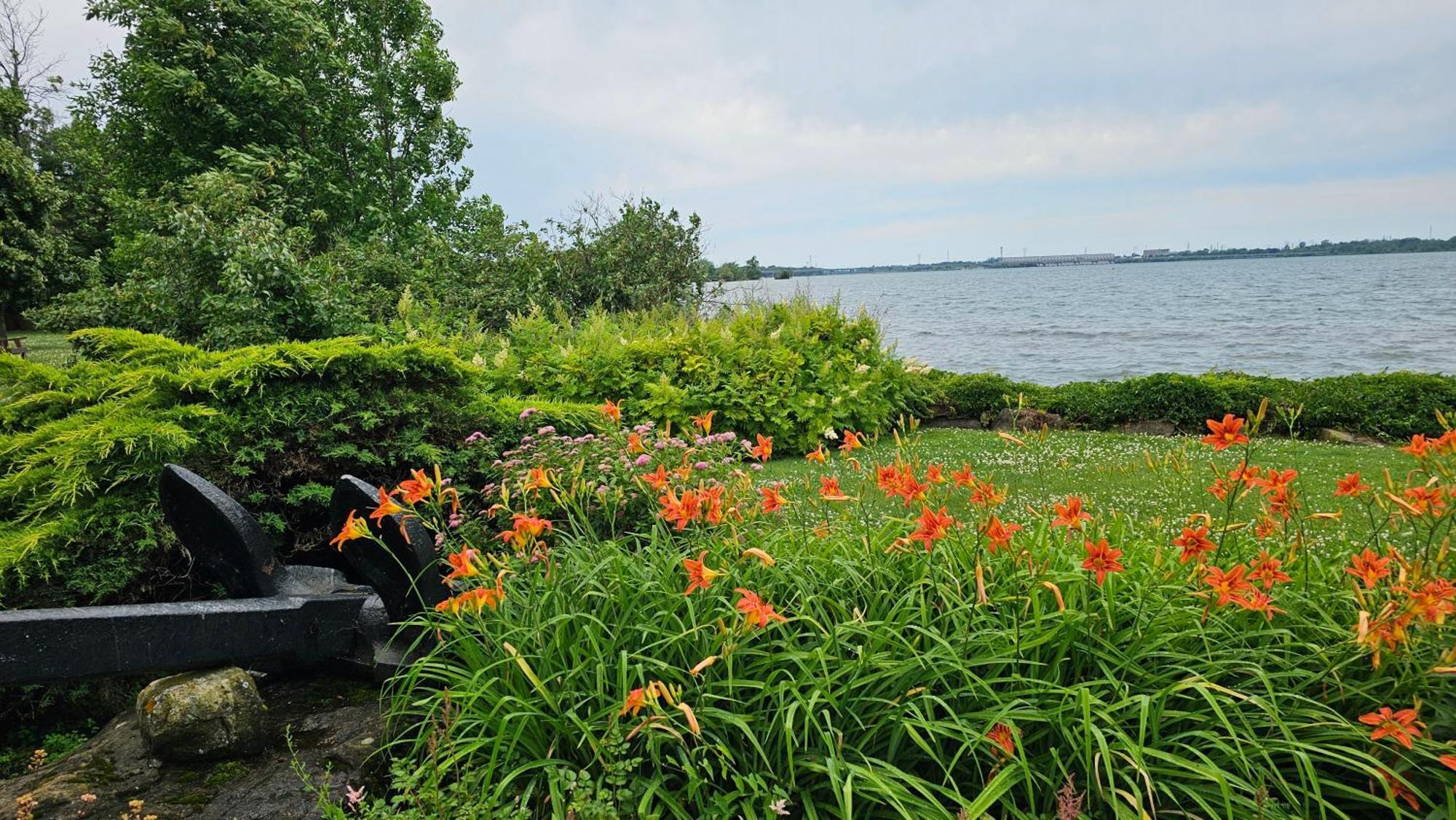 Hotel Oasis Lac St-Louis Salaberry-de-Valleyfield Exterior photo