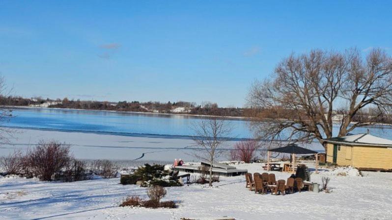 Hotel Oasis Lac St-Louis Salaberry-de-Valleyfield Exterior photo
