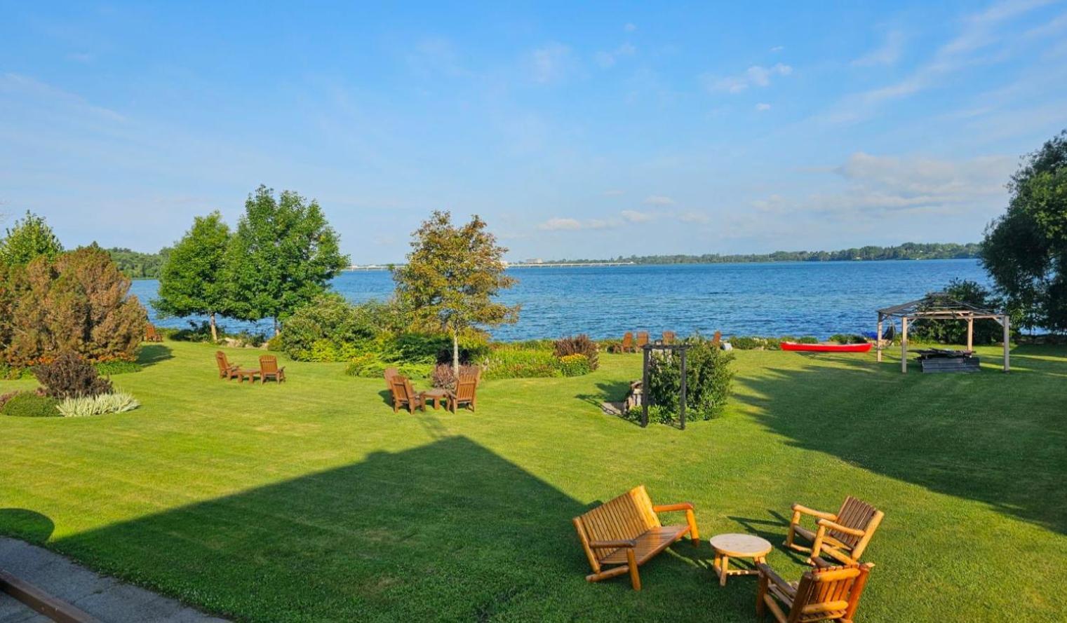 Hotel Oasis Lac St-Louis Salaberry-de-Valleyfield Exterior photo